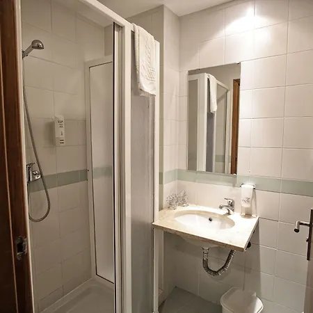 酒店 雷辛托酒店 3*